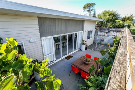 Photo of property in 1/1 Paritutu Road, Spotswood, New Plymouth, 4310
