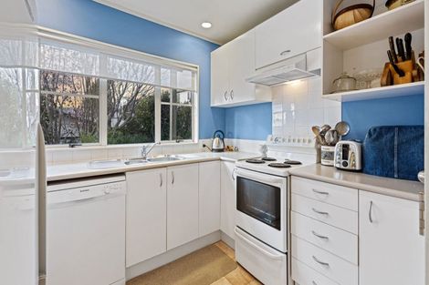 Photo of property in 2/30 Sunset Road, Unsworth Heights, Auckland, 0632