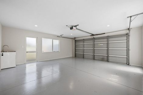 Photo of property in 27 Calypso Way, Unsworth Heights, Auckland, 0632