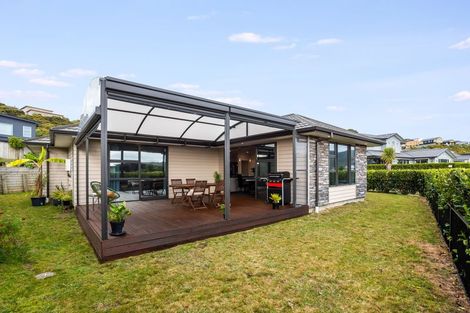 Photo of property in 5 Waitaria Terrace, Aotea, Porirua, 5024