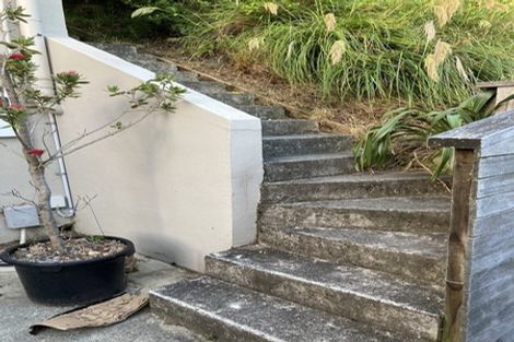 Photo of property in 31 Cave Road, Houghton Bay, Wellington, 6023