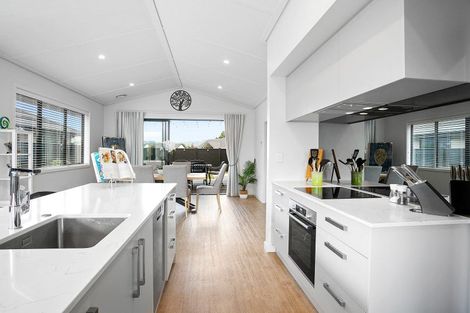 Photo of property in 7 Lewis Way, Cambridge, 3434