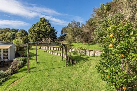 Photo of property in 4 Paparoa Station Road, Paparoa, 0571