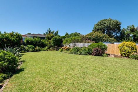 Photo of property in 27 Valley View Road, Glenfield, Auckland, 0629