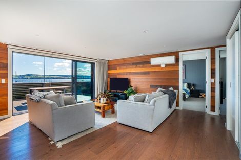 Photo of property in 336 Lake Terrace, Two Mile Bay, Taupo, 3330