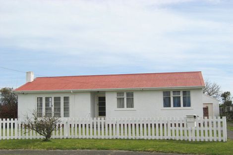 Photo of property in 6 Andrews Place, Gonville, Whanganui, 4501