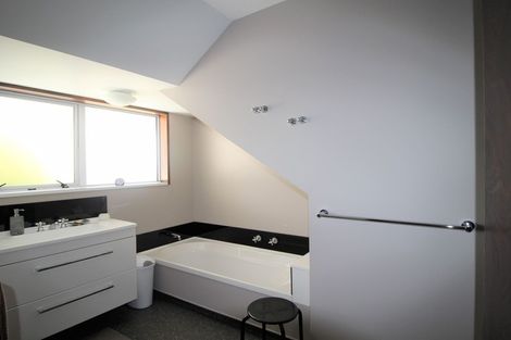Photo of property in 150 Perth Street, Holmes Hill, Oamaru, 9401