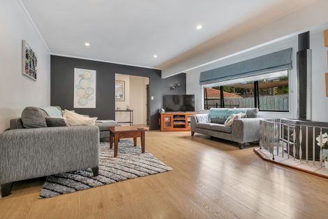 Photo of property in 38 Sailfish Drive, West Harbour, Auckland, 0618
