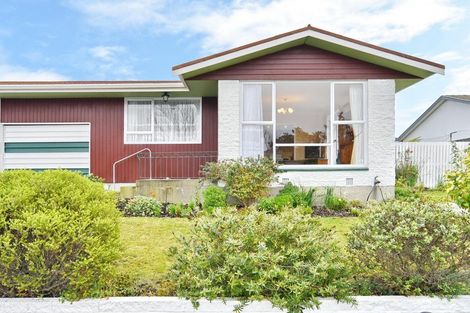 Photo of property in 1 Larkhill Place, Russley, Christchurch, 8042