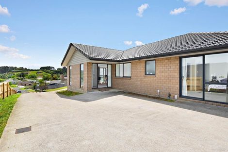 Photo of property in 19 Mcgowan Rise, Tuakau, 2121