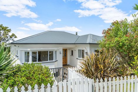Photo of property in 43 Palmer Road, Waipu, 0582