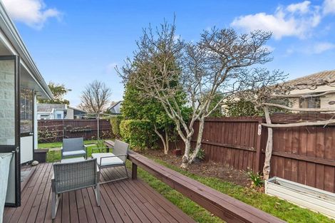Photo of property in 2/28 Prestons Road, Redwood, Christchurch, 8051