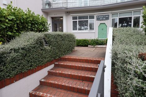 Photo of property in Fountain Court, 48u5 Oriental Parade, Oriental Bay, Wellington, 6011