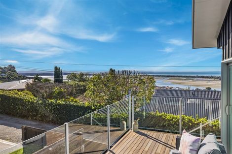 Photo of property in 74 Moncks Spur Road, Redcliffs, Christchurch, 8081