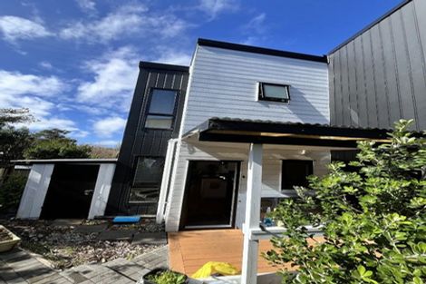 Photo of property in 17/26 Springvale Drive, Fairview Heights, Auckland, 0632