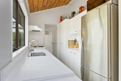 Photo of property in 3 Lorena Place, West Harbour, Auckland, 0618