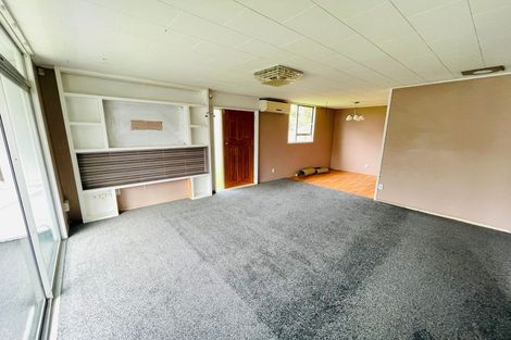 Photo of property in 347 Roscommon Road, Clendon Park, Auckland, 2103