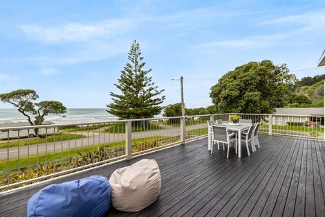 Photo of property in 16 Cathedral Road, Gore Bay, Cheviot, 7383
