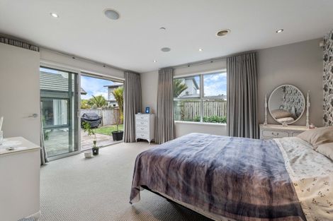 Photo of property in 4 Links Drive, Waiwhakaiho, New Plymouth, 4312