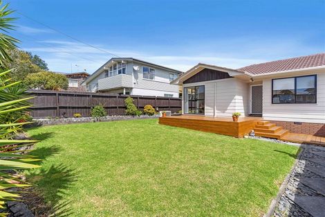 Photo of property in 1/86 Stanley Road, Glenfield, Auckland, 0629