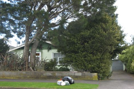 Photo of property in 9 Holsworthy Road, Lower Vogeltown, New Plymouth, 4310