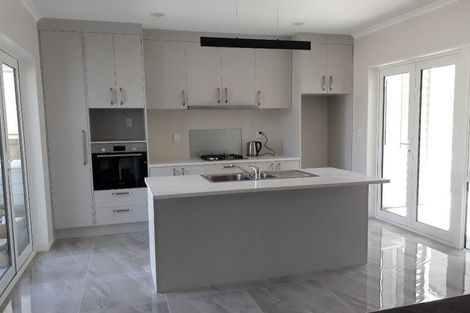 Photo of property in 30 Saddleback Crescent, Papakura, 2110
