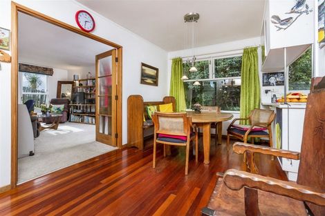 Photo of property in 10 Almadale Place, Hillcrest, Auckland, 0627
