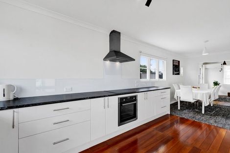 Photo of property in 41 Princes Street, Fitzroy, New Plymouth, 4312