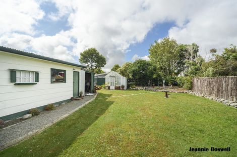 Photo of property in 50 Rhodes Drive, Kelvin Grove, Palmerston North, 4414