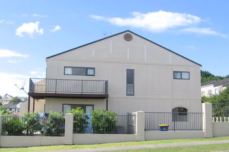 Photo of property in 7/86 Fernhill Way, Oteha, Auckland, 0632