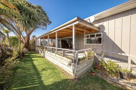 Photo of property in 28 Queen Street, Westport, 7825