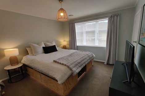 Photo of property in 10 Gladfield Lane, Te Atatu Peninsula, Auckland, 0610