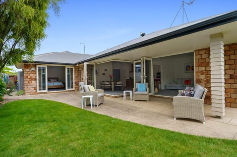 Photo of property in 7 Norfolk Drive, Cambridge, 3434