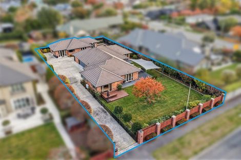 Photo of property in 14 Hussey Road, Harewood, Christchurch, 8051