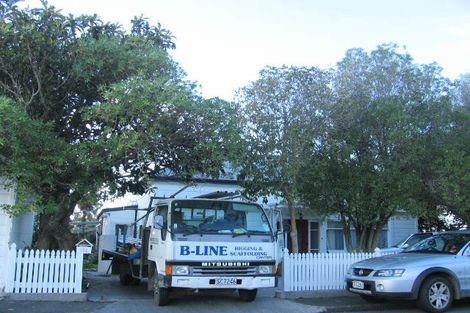 Photo of property in 111 Chaucer Road, Hospital Hill, Napier, 4110