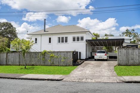 Photo of property in 21 Abbotleigh Avenue, Te Atatu Peninsula, Auckland, 0610