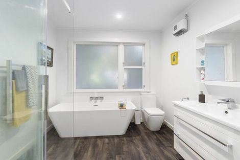 Photo of property in 107 Mortimer Terrace, Brooklyn, Wellington, 6021