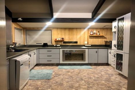Photo of property in 21 Tauroa Road, Havelock North, 4130