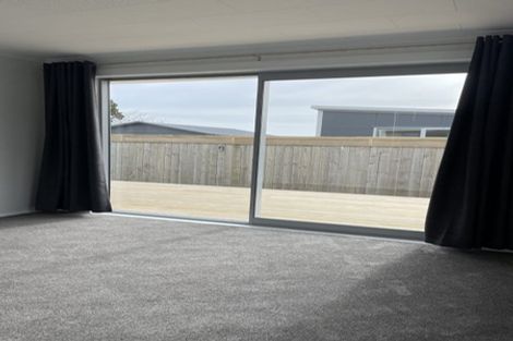 Photo of property in 102 Ryder Crescent, Levin, 5510