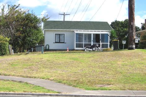 Photo of property in 2/158 Sunset Road, Unsworth Heights, Auckland, 0632