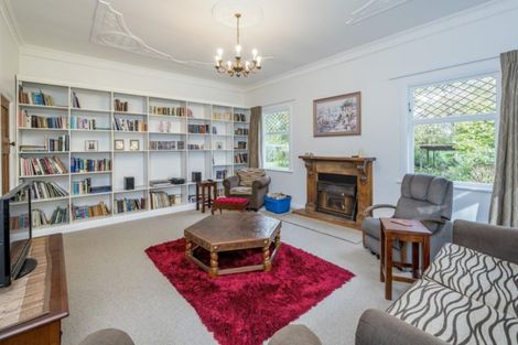 Photo of property in 72 Avenue North Road, Levin, 5510