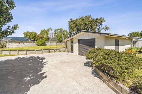Photo of property in 11 Teoti Street, Paraparaumu Beach, Paraparaumu, 5032