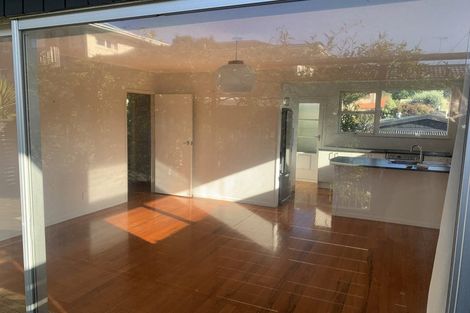 Photo of property in 4/20 Penning Road, Castor Bay, Auckland, 0620