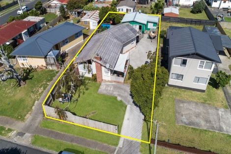 Photo of property in 12 Kohinoor Avenue, Mangere, Auckland, 2022