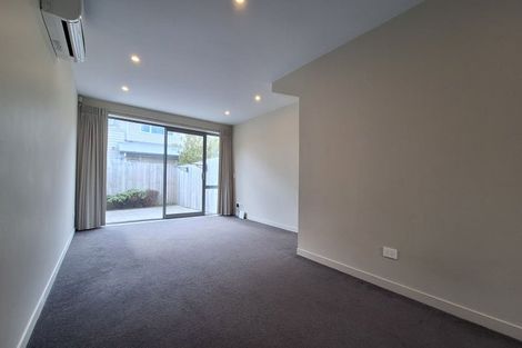 Photo of property in 2u9 Stone Street, Miramar, Wellington, 6022