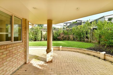 Photo of property in 52 Grovenor Drive, Orewa, 0931