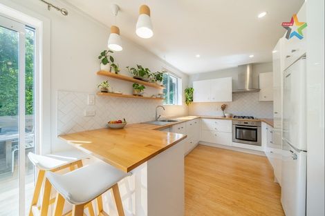 Photo of property in 1a Wyndham Road, Pinehaven, Upper Hutt, 5019