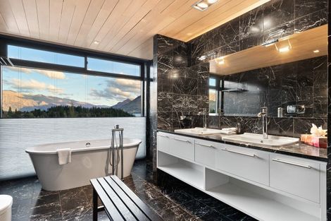 Photo of property in 42a Man Street, Queenstown, 9300