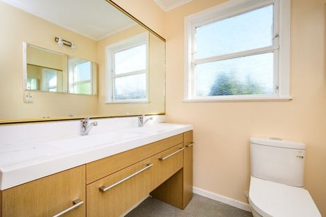 Photo of property in 28 Buick Crescent, Awapuni, Palmerston North, 4412