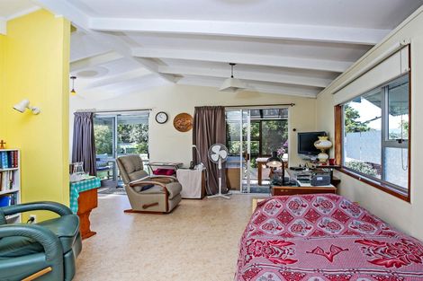 Photo of property in 6 Quiet Street, Te Atatu South, Auckland, 0610